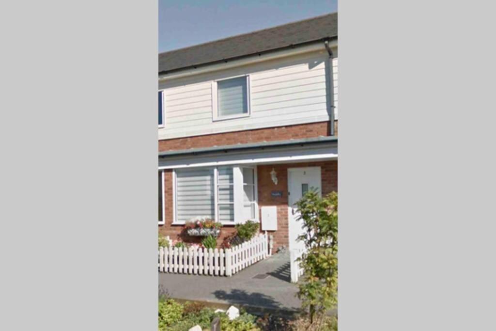 Comfy 2 Bed House Located At Wareham Train Station Villa Exterior foto